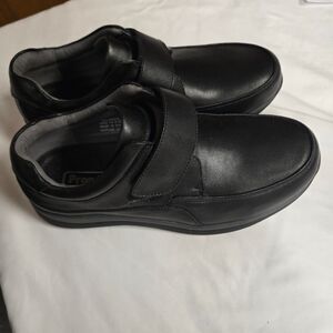 Propet Men's Black Loafers